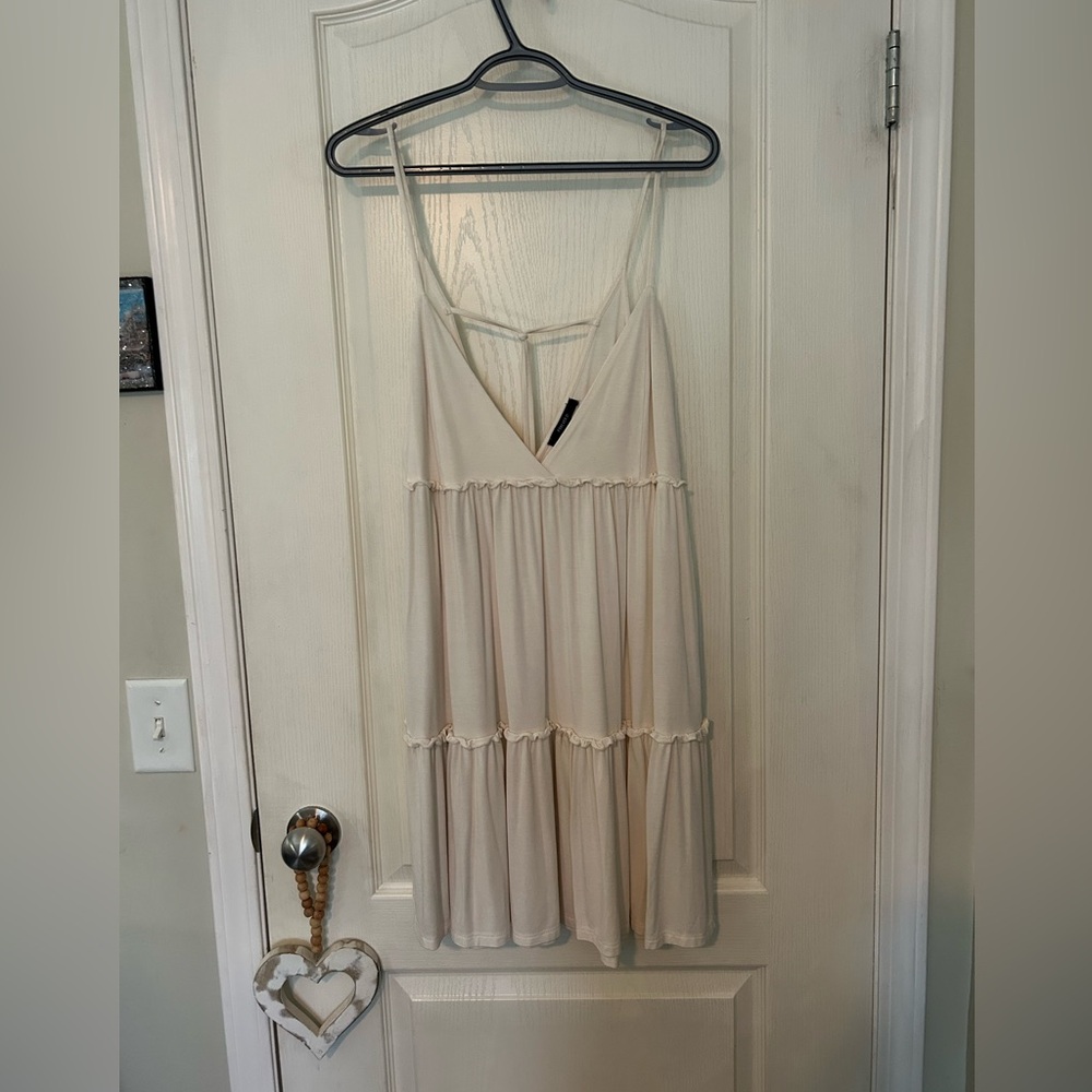 Forever21 Cream Sleeveless Tiered Dress